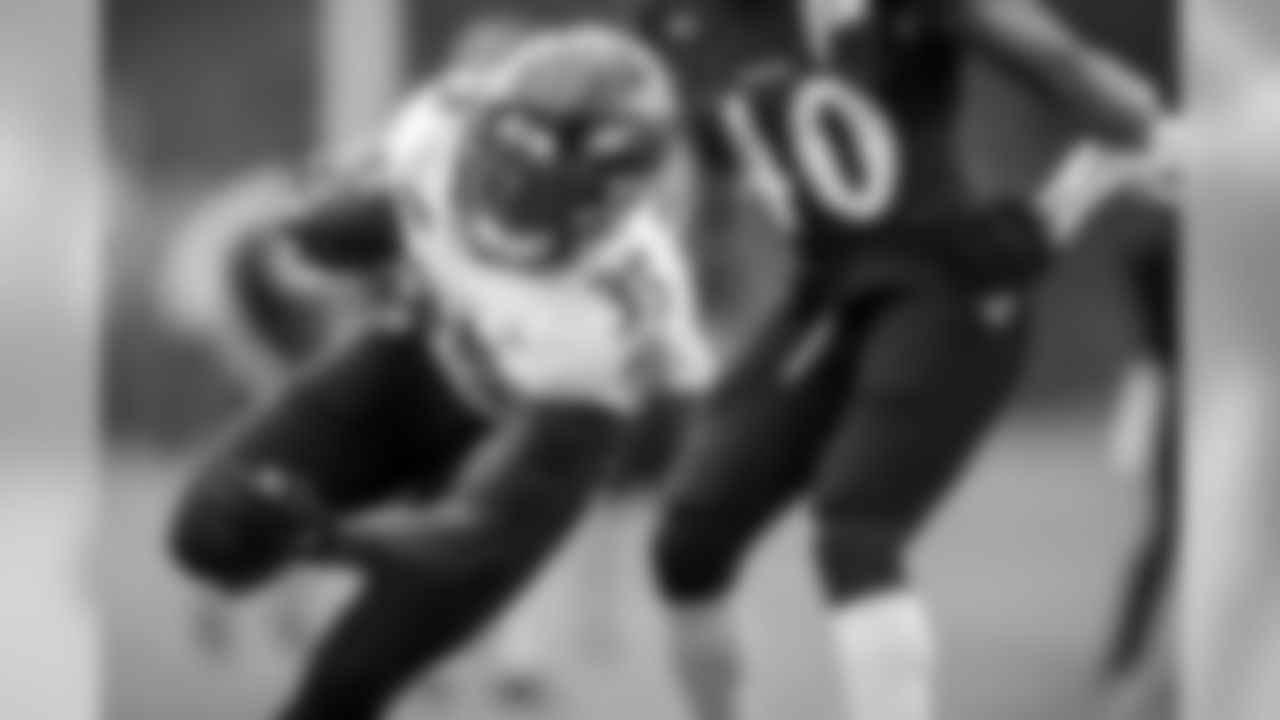 RB Gus Edwards