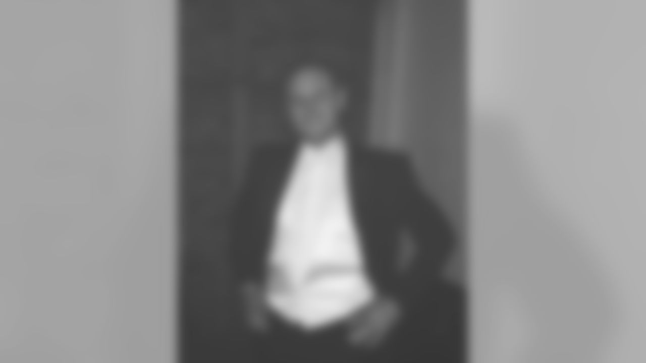 15rmallett [Ryan Mallett]: @aceandsmitty [Steve Smith Sr.] fashion show tho