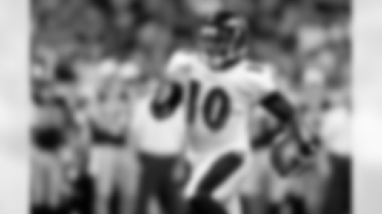 Images from the Ravens' 27-21 road loss to the St. Louis Rams in the fourth and final preseason game of the 2010 season. Baltimore finished the preseason with a 3-1 record.