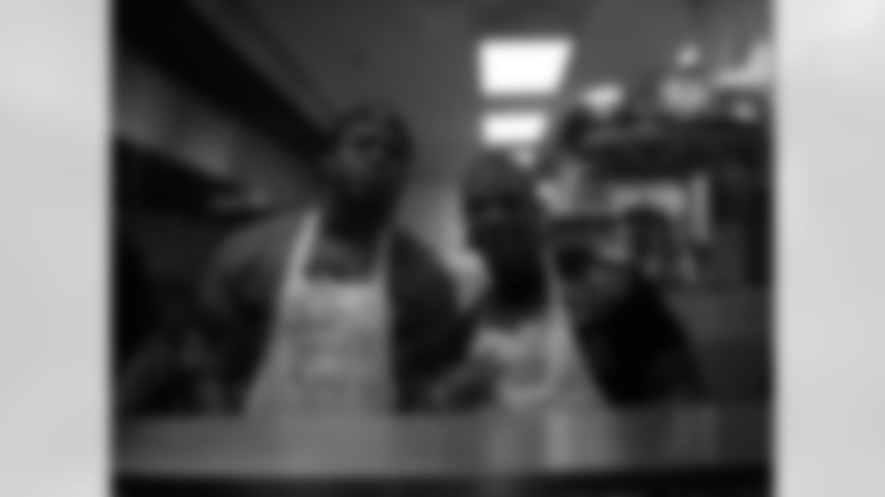 Bart Scott, Ray Rice, Edgar Jones, Derrick Martin and Antwan Barnes volunteer at the Helping Up Mission in downtown Baltimore to provide Thanksgiving meals in November 2008.