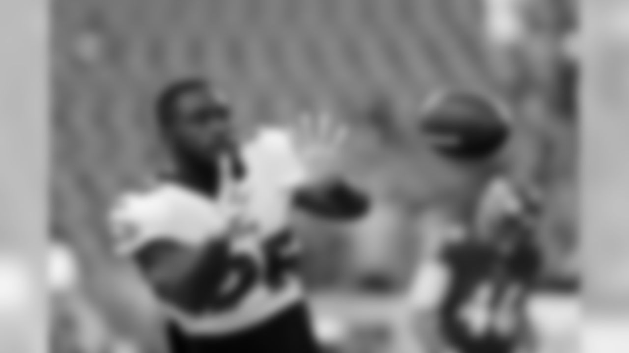 Philadelphia Eagles' Miles Sanders warms up before a preseason NFL football game against the Baltimore Ravens, Thursday, Aug. 22, 2019, in Philadelphia. (AP Photo/Michael Perez)