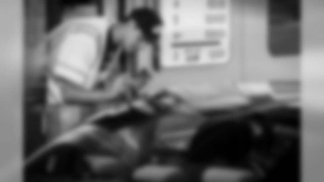 jtuck9 [Justin Tucker]: Had a blast yesterday at my first day on the job as a toll collector! Tolls were covered by the @Ravens and Verizon - this simple gesture put the biggest smiles on so many drivers' faces. Priceless! #passitforward