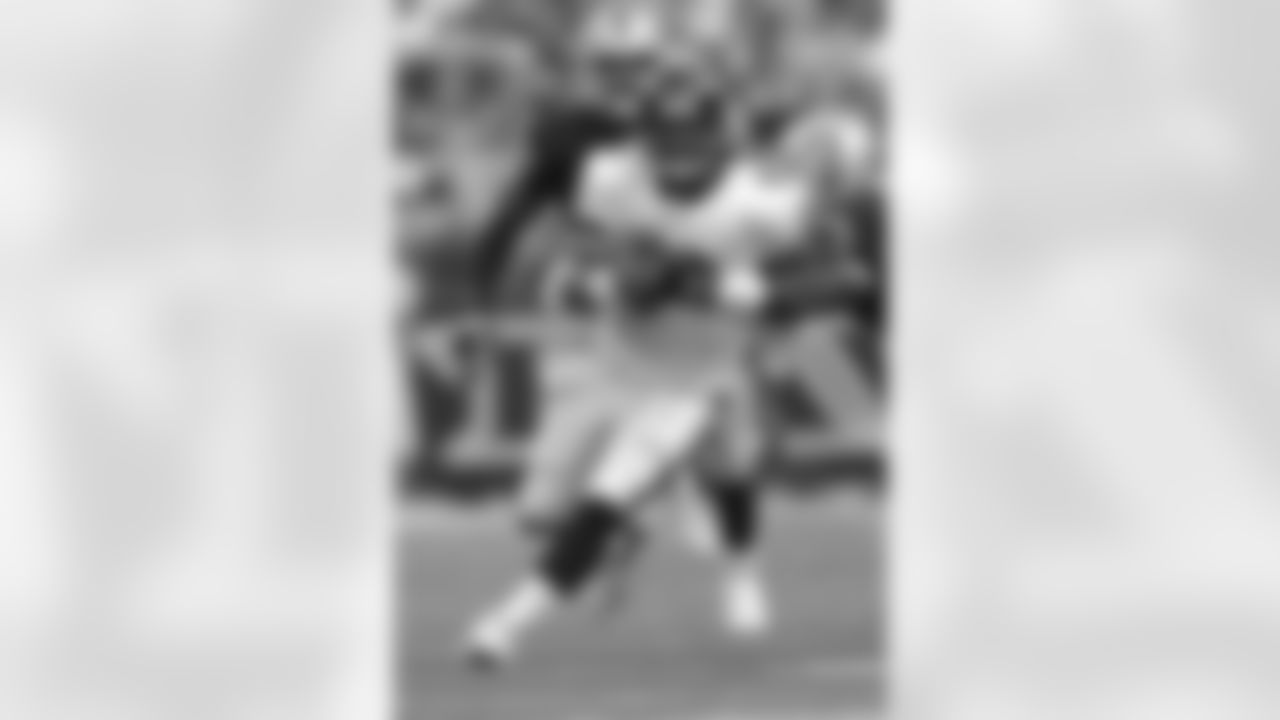 Steve McNair game action from the 2006 season.