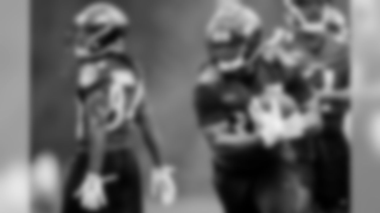 RB Kenneth Dixon
Coming off a bucket-handle meniscus tear, Dixon is getting into better shape and already looked to be moving well with his usual impressive explosiveness.