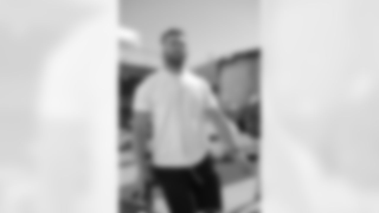 OLB Kyle Van Noy