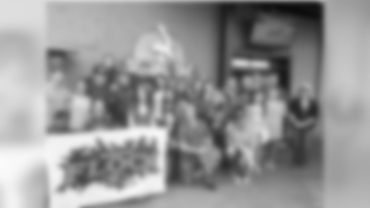 alexlewis72 [Alex Lewis]: Huge shout out to the raven flock for coming out and supporting us! Love seeing us all the way across the country #ravens #flywiththeflock