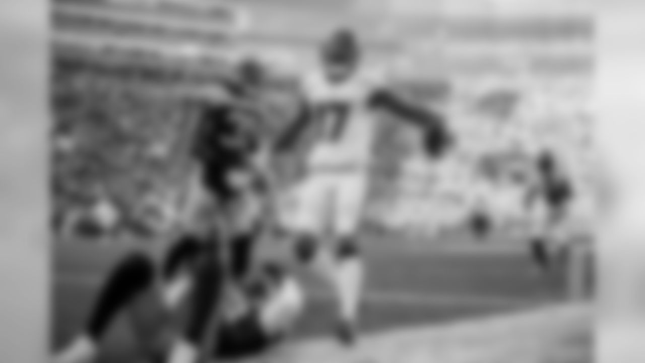 WR Mike Wallace