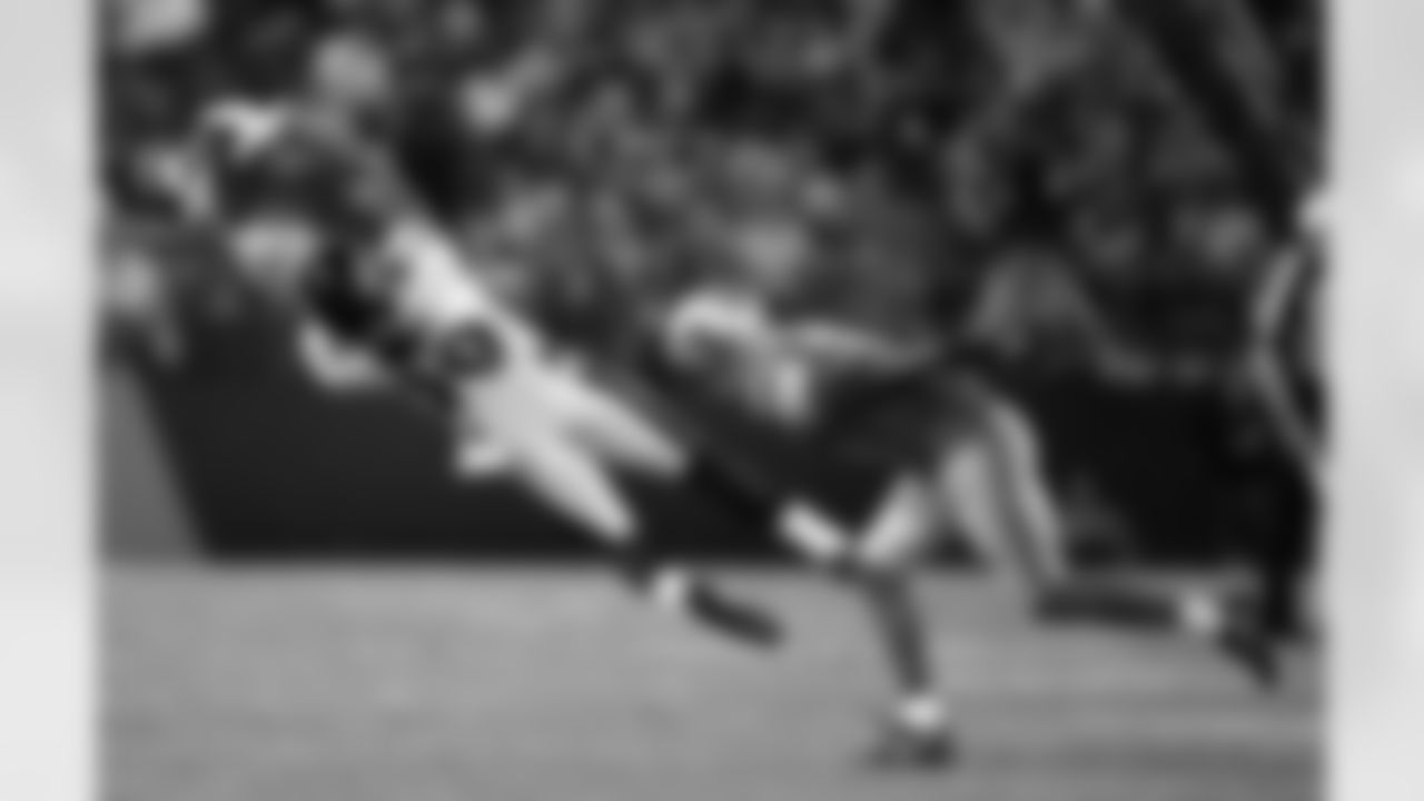 mulatto10 [Chris Moore]: A dream doesn't become reality through magic; it takes sweat, determination and hard work. #purplereign #RavensFlock