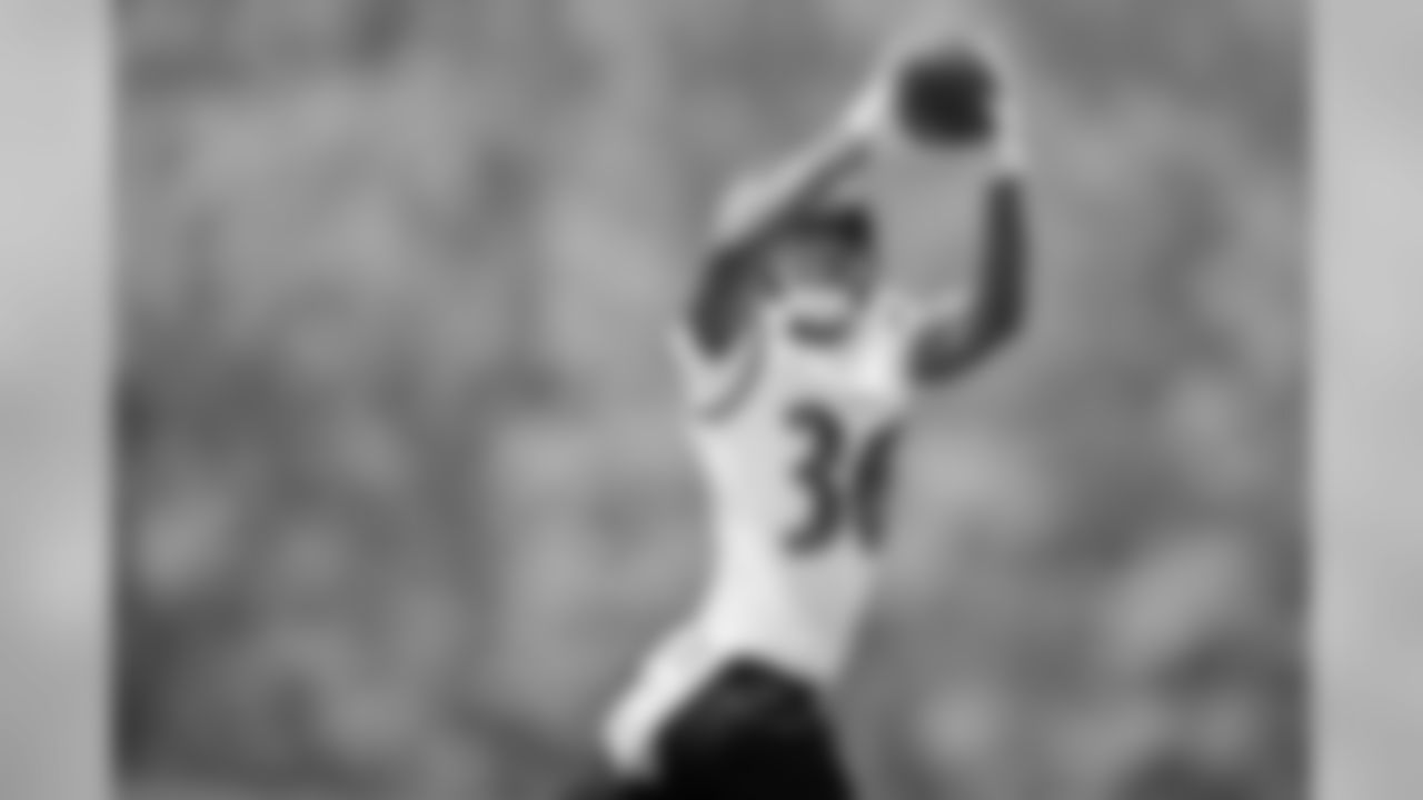 DB Nick Perry