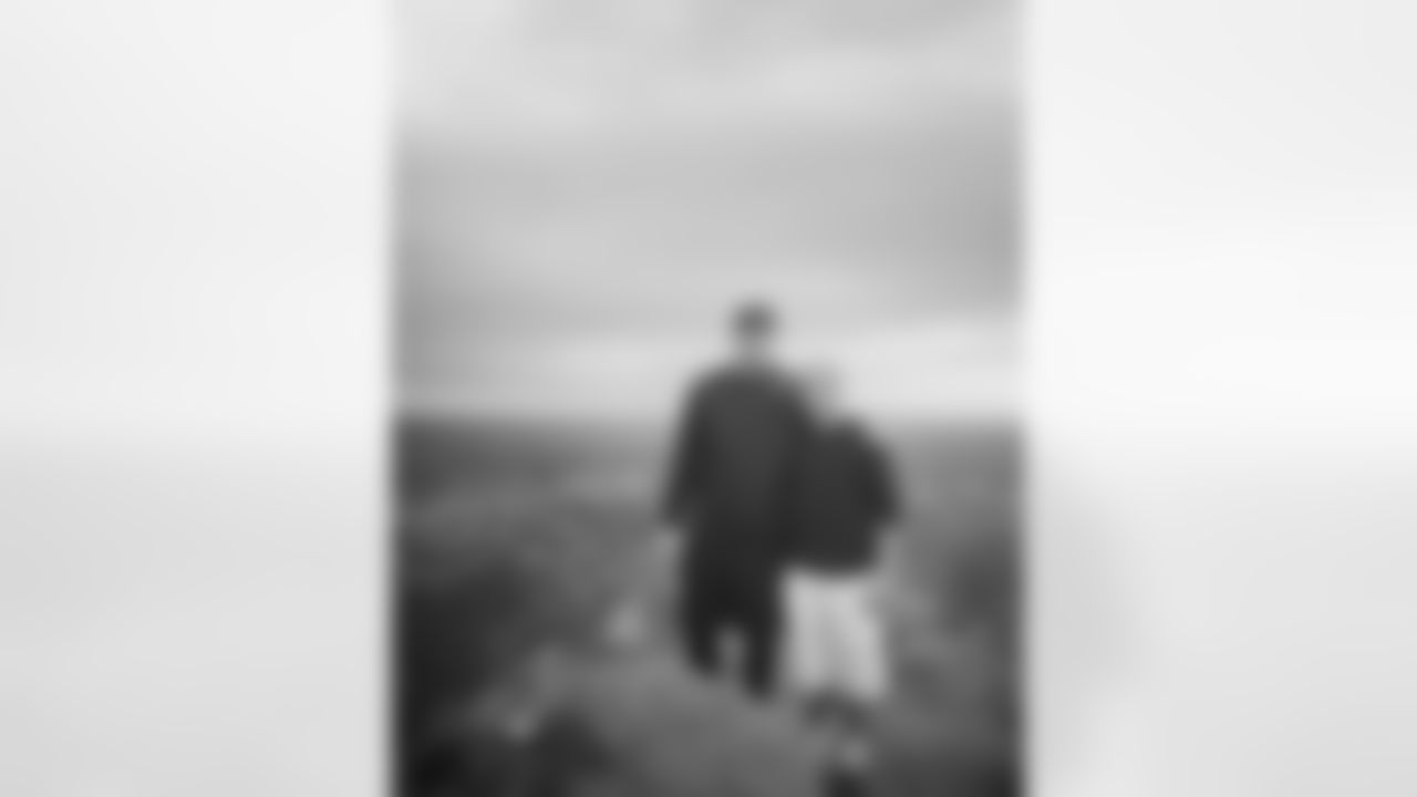 alexlewis72 [Alex Lewis]: First day back in Az and I find my way to the top of camelback!