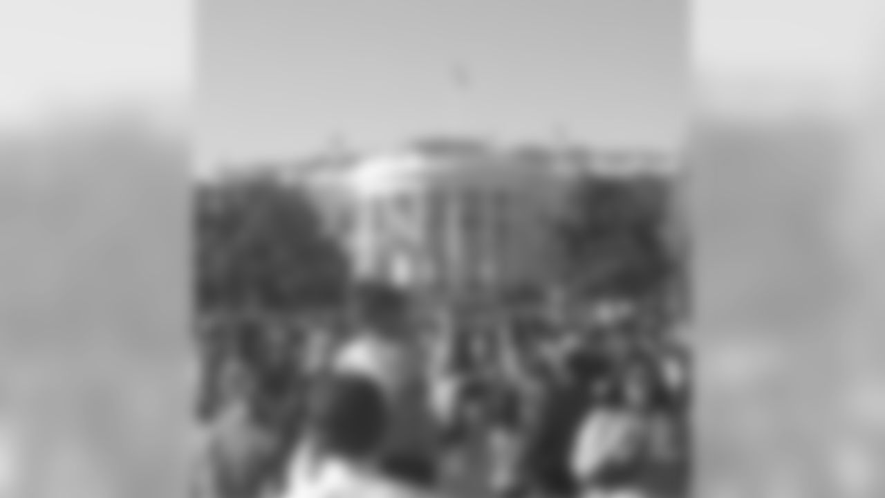 l_webb21 [Lardarius Webb]: Honored to be at the White House Easter Egg hunt representing the Ravens!