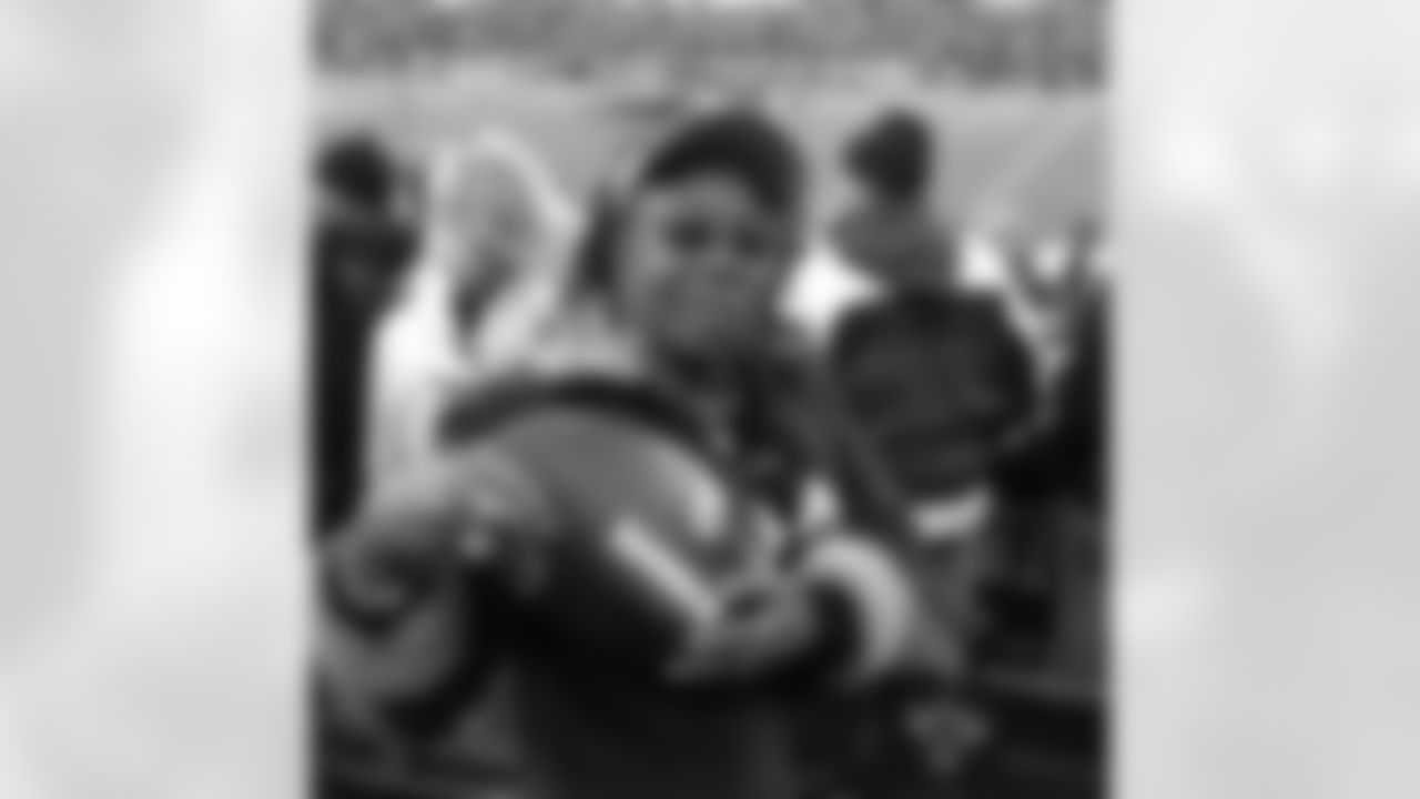 diggz32 [James Ihedigbo] After I Caught My Second ...I Threw it To #Momdukes an she caught it ha!!! #familyovereverything #DrRose #Mom #Gameball #Ravens #Gravedigger #Ints #crazygame #love #family #ballsoharduniversity