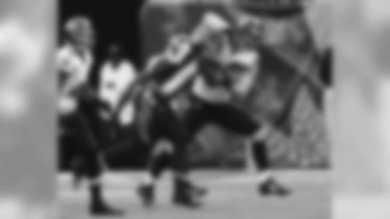 OLB Brennen Beyer