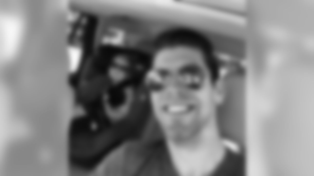 jtuck9[Justin Tucker]:About to go on an adventure w/ the niece! (The car is definitely parked btw)