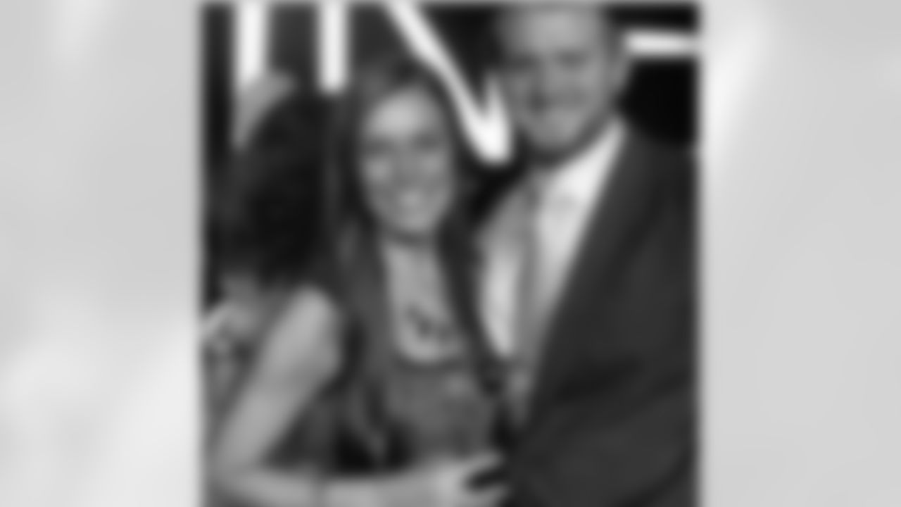 cmorgancox [Morgan Cox]: Guess who won Best Overall Actress at #AMTC #Shine!!! @laurenbellcox