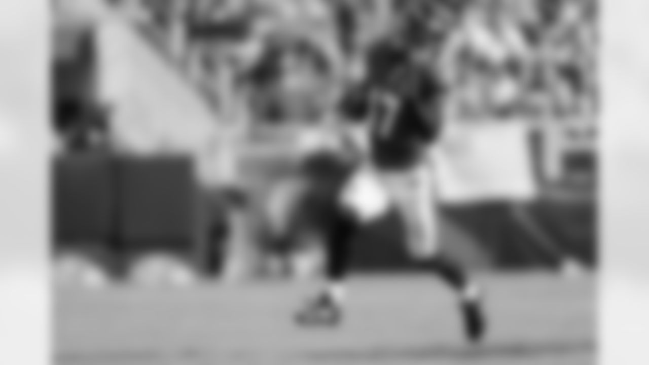 RB Le'Veon Ball