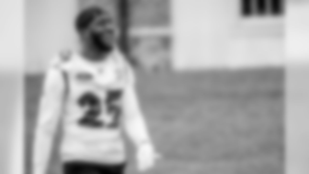 CB Tavon Young