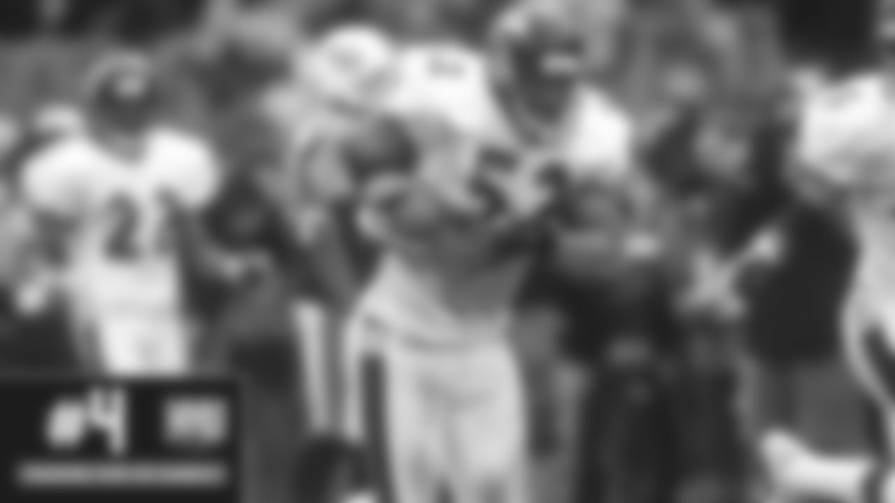 The Ravens knew their toughest opponent en route to the Super Bowl would be the rival Titans. It was indeed a slugfest, but Ray Lewis plunged the dagger in the fourth quarter when he stole the ball from Titans running back Eddie George and raced 50 yards for a touchdown.