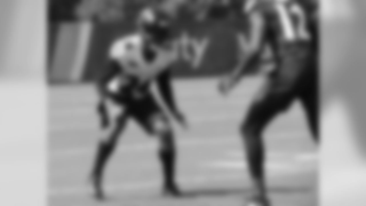 CB Brandon Carr