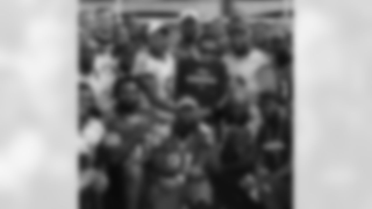 alevine.sr [Anthony Levine Sr.]: "Float like a butterfly sting like a bee" RIP CHAMP!!! #TheGreatest