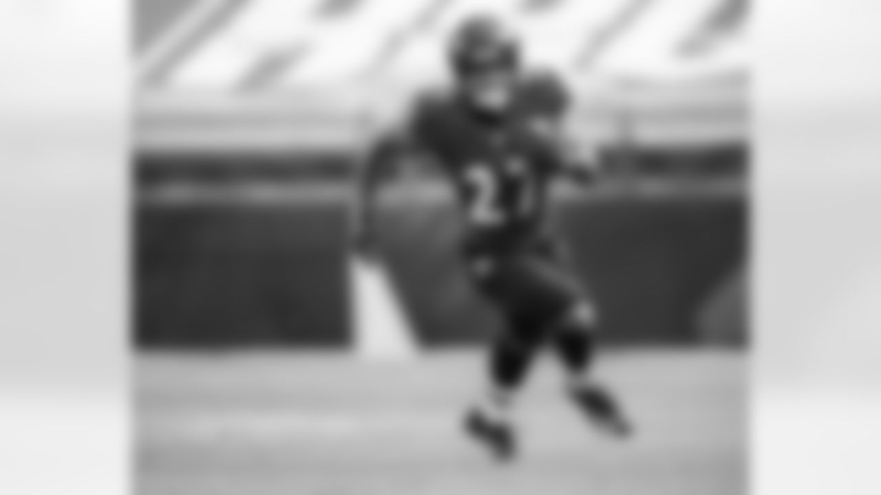 RB J.K. Dobbins
While Cleveland's pass protection will help Jackson, the biggest upside of the 6-foot-6, 357-pound blocker is his run blocking. Cleveland is a power, gap-scheme blocker perfectly suited to the Ravens' rushing attack. Bigger holes for Dobbins (and fellow running back Gus Edwards) only means bigger things ahead for Baltimore's dynamic runners.