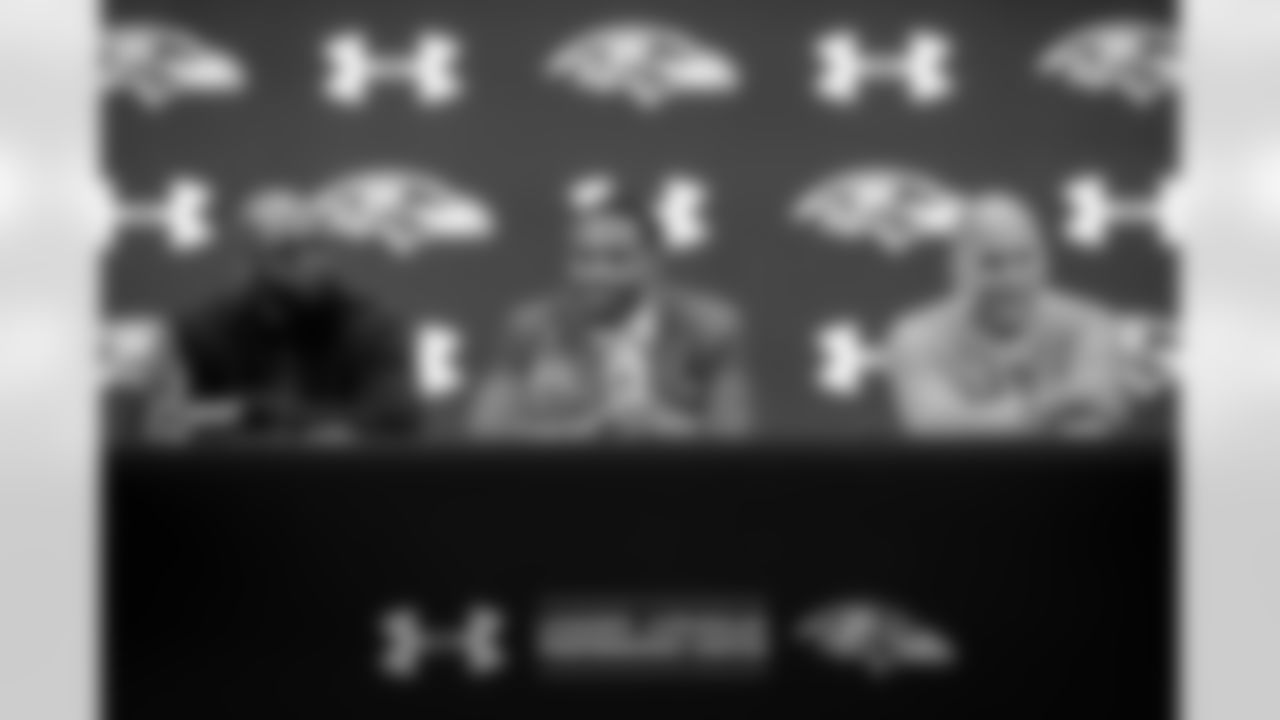 21_FreeAgentSignings031722sh1258_WEB