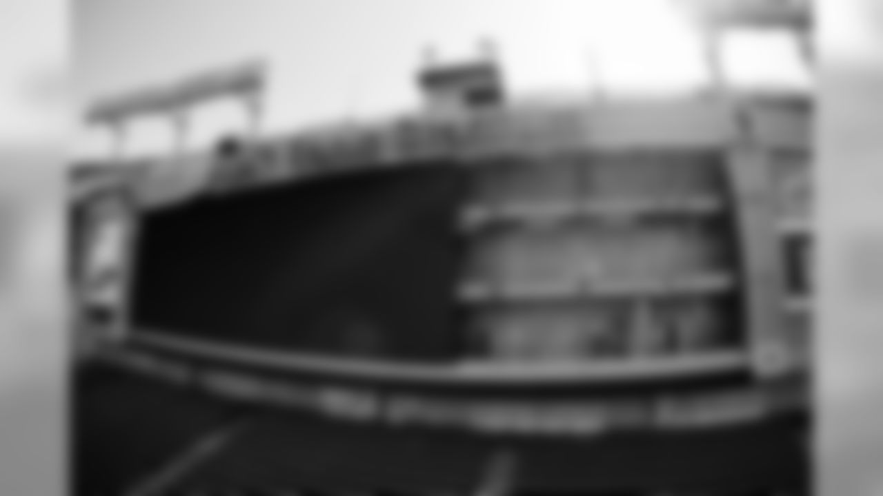 In order to significantly improve fans' in-game experience at M&T Bank Stadium, the Ravens and the Maryland Stadium Authority are going high-definition in 2010. As part of a new state-of-the-art upgrade, crews have been working diligently at M&T to comple