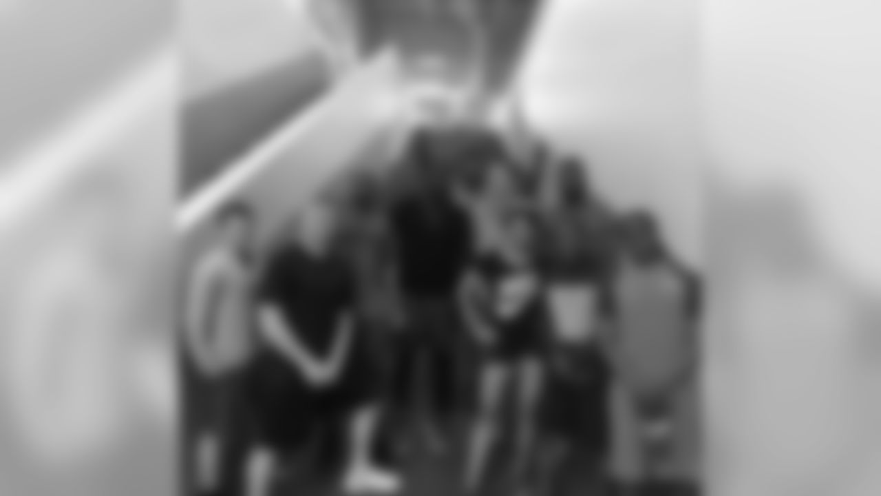 jforsett[Justin Forsett]: S/O to @TeamUSA at the Olympic Training Center for allowing us to work out while we are attending @The_Increase here in Colorado Springs! Love these guys #WorkingOut #GrowingInOurFaith #ThankYouBrandon