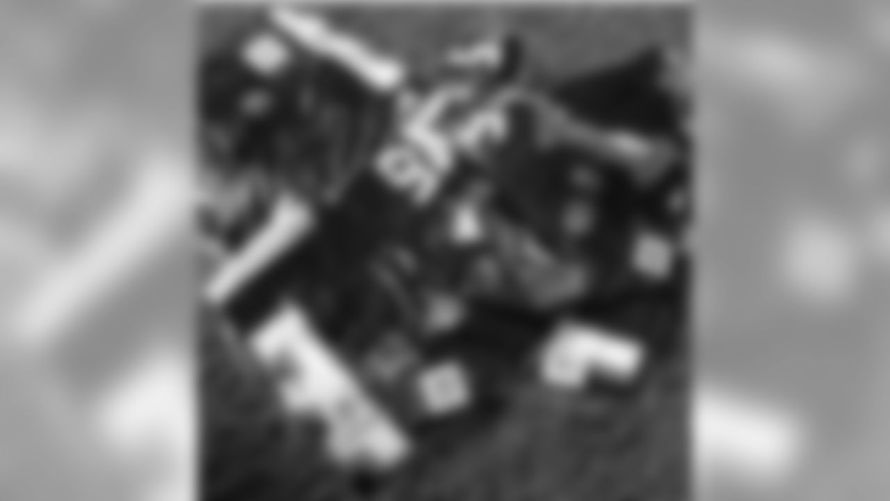 torreysmithwr[Torrey Smith]: Guess I'll give them to some fans up north in a couple of weeks @Dev_Still71 #leahstrong