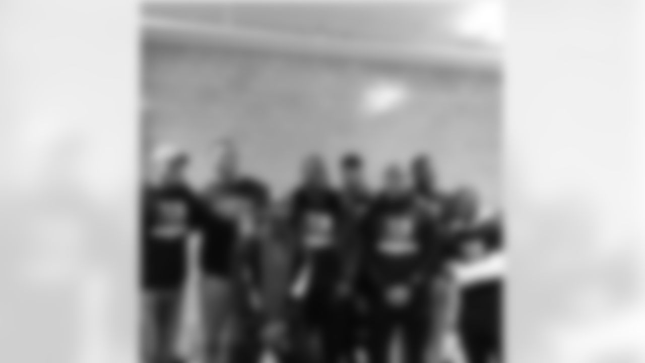 marlon_humphrey [Marlon Humphrey] Enjoyed getting a chance to meet and serve dinner last night at Jameel McClain and Ed Reeds annual Thanksgiving dinner!