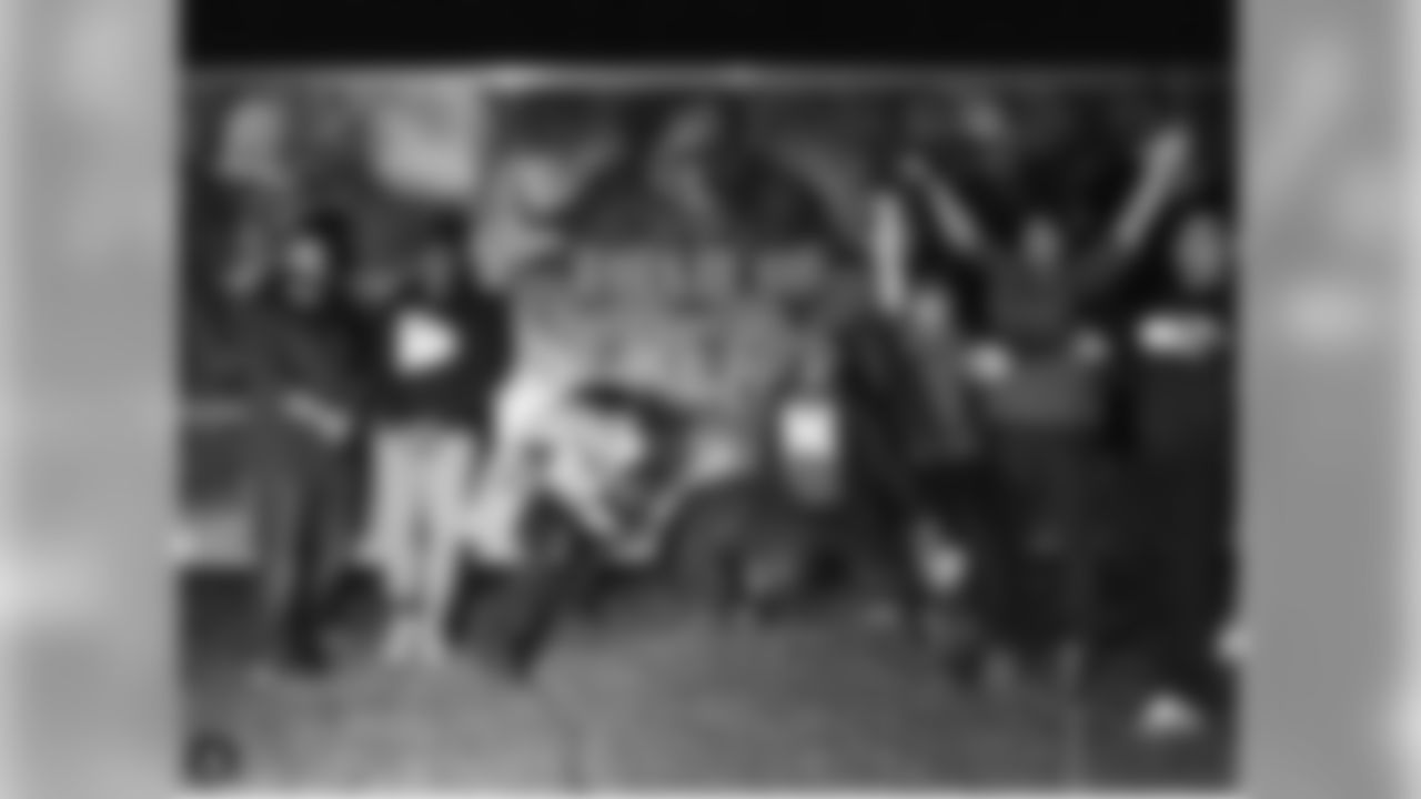 alexlewis72 [Alex Lewis] Night terrors do exist! Great time @fieldofscreamsmaryland Much love for the memories, food, and service!! A1!!!!! #darktimes #claustrophobic #ravens