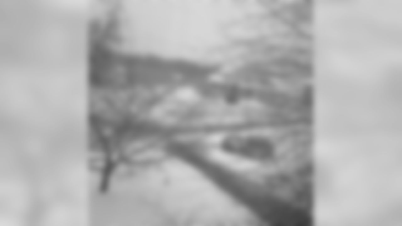 torreysmithwr [Torrey Smith]: Got rid of my truck at the wrong time ...shoutouts to Haloti though he's picking me up haha