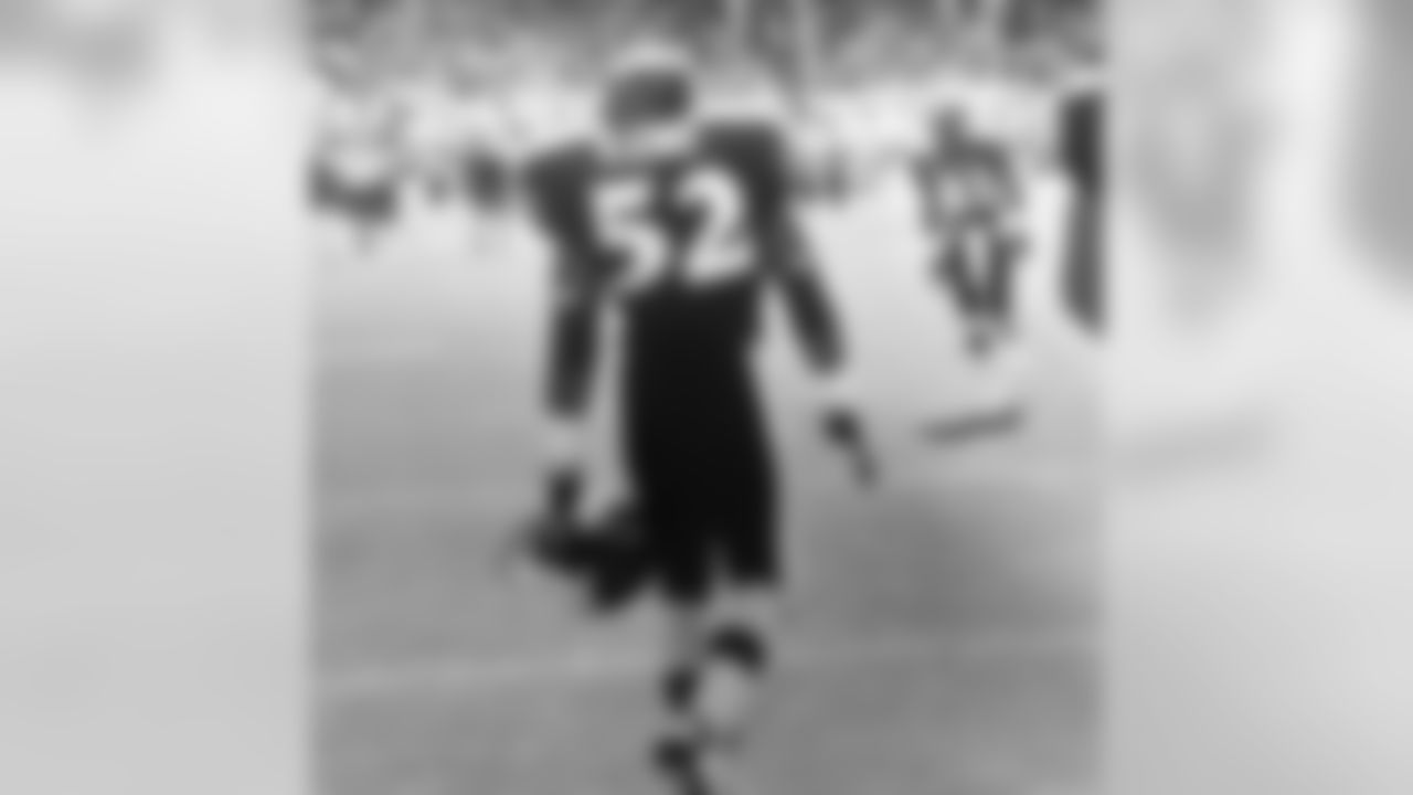 ravens [Baltimore Ravens]: #tbt Ray stepping onto the field before his first game in #Baltimore. #1996 #RayLewis #Ravens #ALegendIsBorn