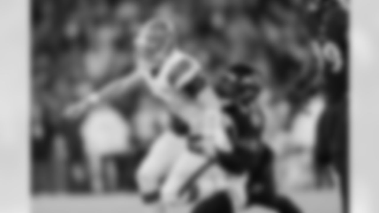 OLB Tyus Bowser