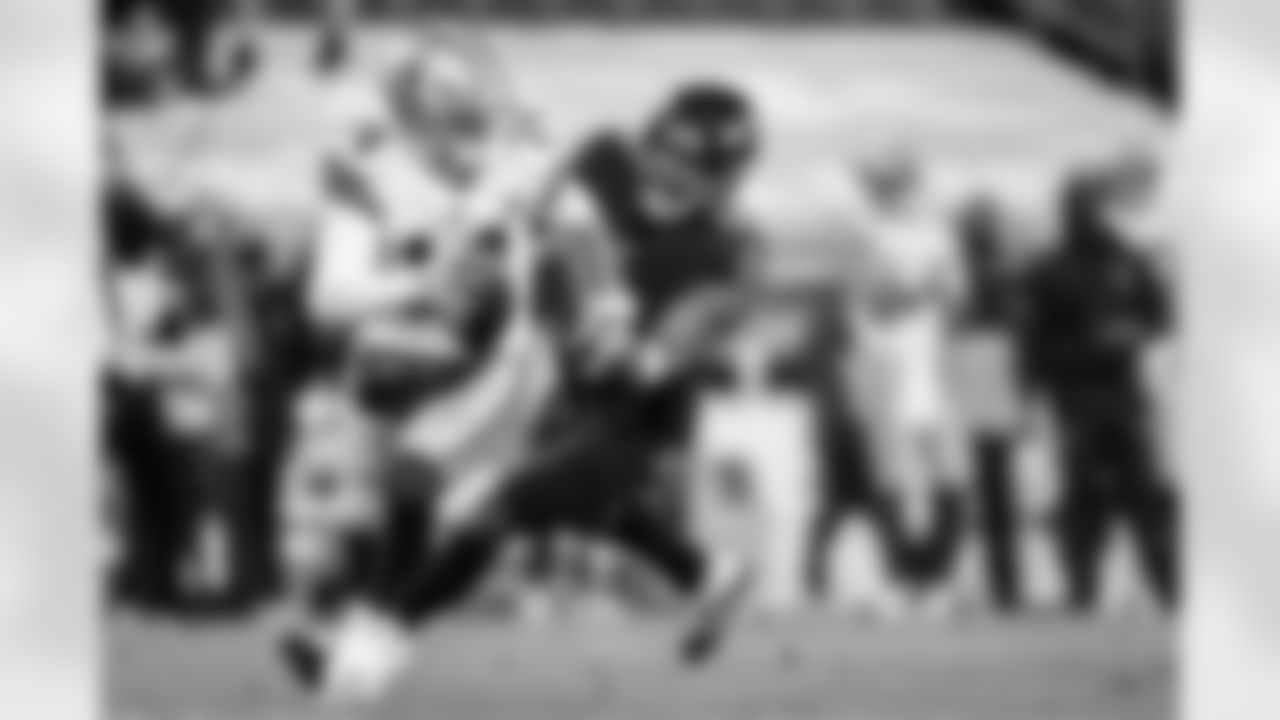 2020 – DE Yannick Ngakoue
Adding to their pass rush before the trade deadline, the Ravens acquired Ngakoue from the Vikings in exchange for a third-round pick and a conditional fifth rounder. Ngakoue had three sacks in nine games for Baltimore, including a two-sack performance in a victory over the Jaguars. His stay with the Ravens was short-lived, when he became a free agent after the season and signed with the Raiders.