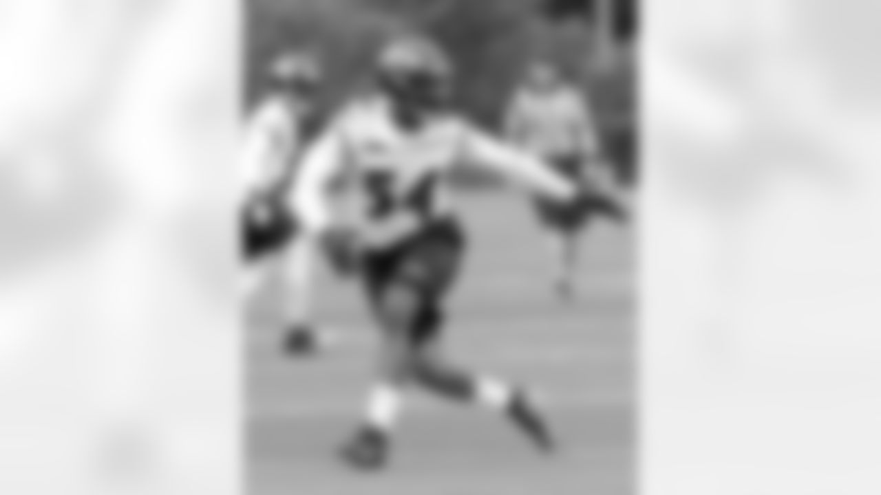 OLB Tyus Bowser