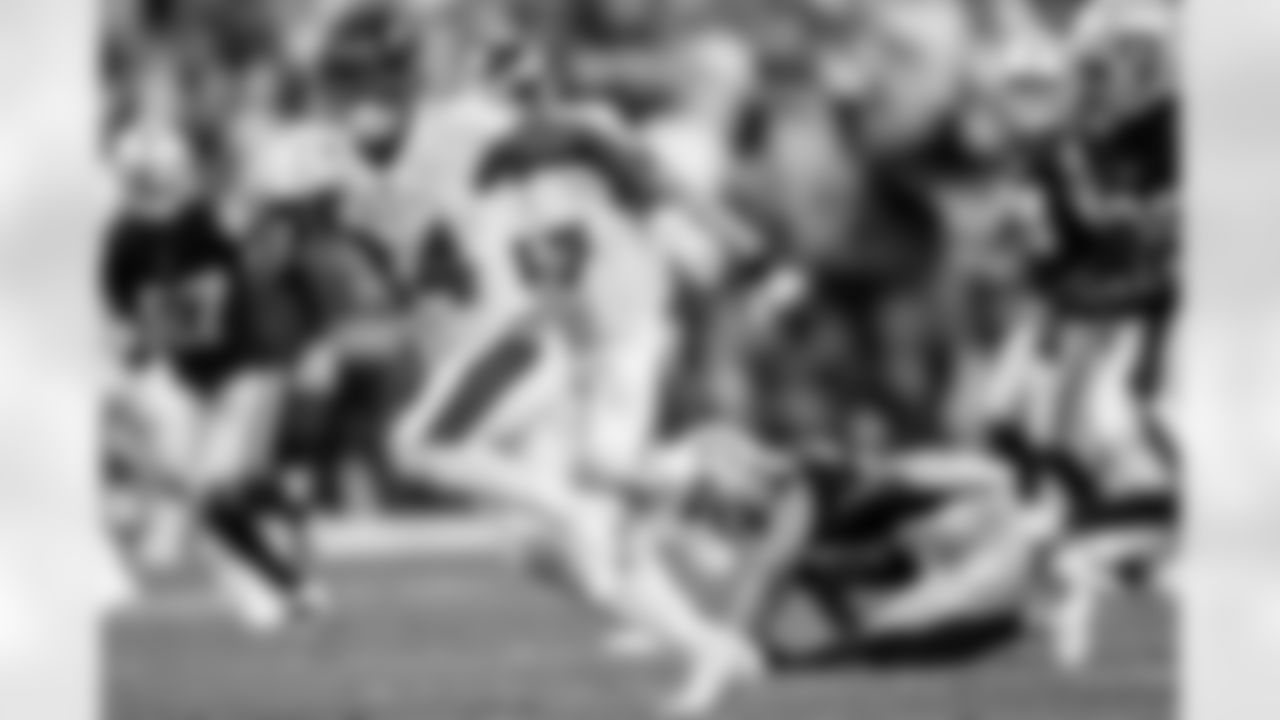 RB Ty'Son Williams runs to the end zone for a touchdown