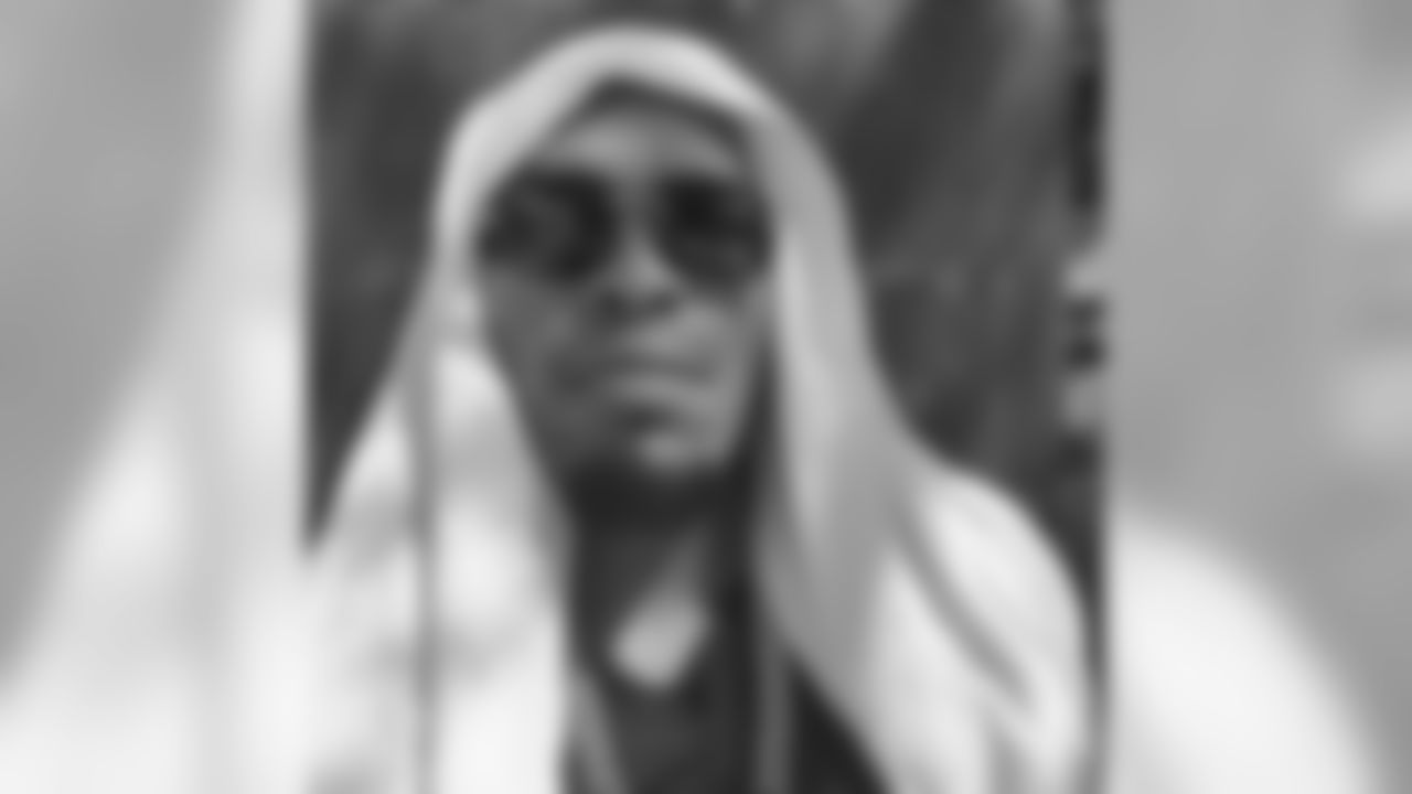 trenchwork94[Carl Davis]: Chilling in the Florida sun. #trenchworkonvacation