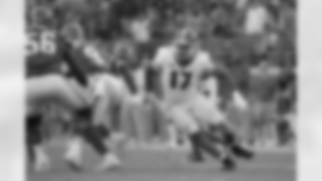 8. LB Nakobe Dean, Georgia
"Dean is an undersized linebacker with exceptional instincts and playmaking ability. Against the run, he is quick to read, flow and fill for tackles."