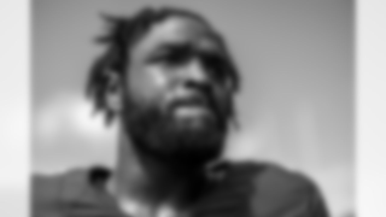 CB Tae Hayes