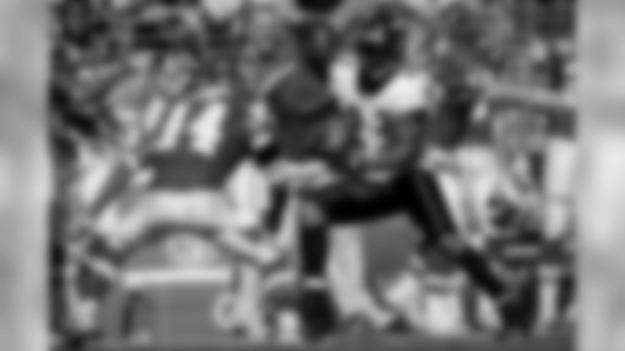 Images from the Ravens' 38-24 win over the Kansas City Chiefs in Week 1 of the 2009 regular season.