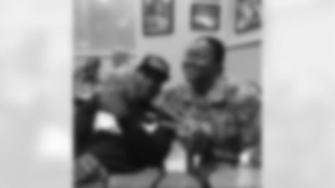 tytaylor2[Tyrod Taylor]: Came to the airport to see my sis before her first deployment to Afghanistan. Prayers up! Love you!! O.T.F.