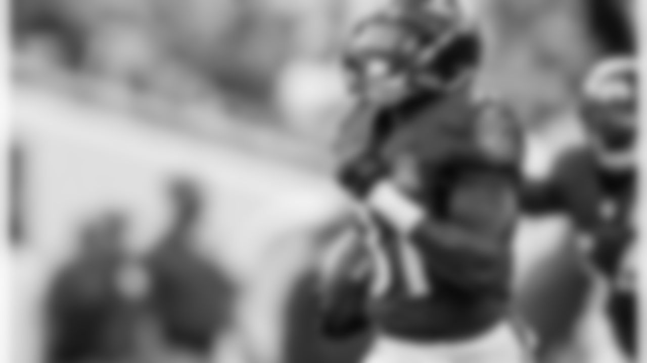 _showtime31 [Terrence Brooks]: Take off