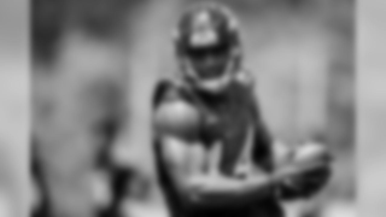 RB Mark Thompson