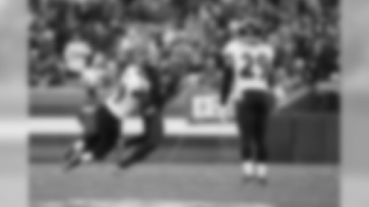 CB Brandon Carr
