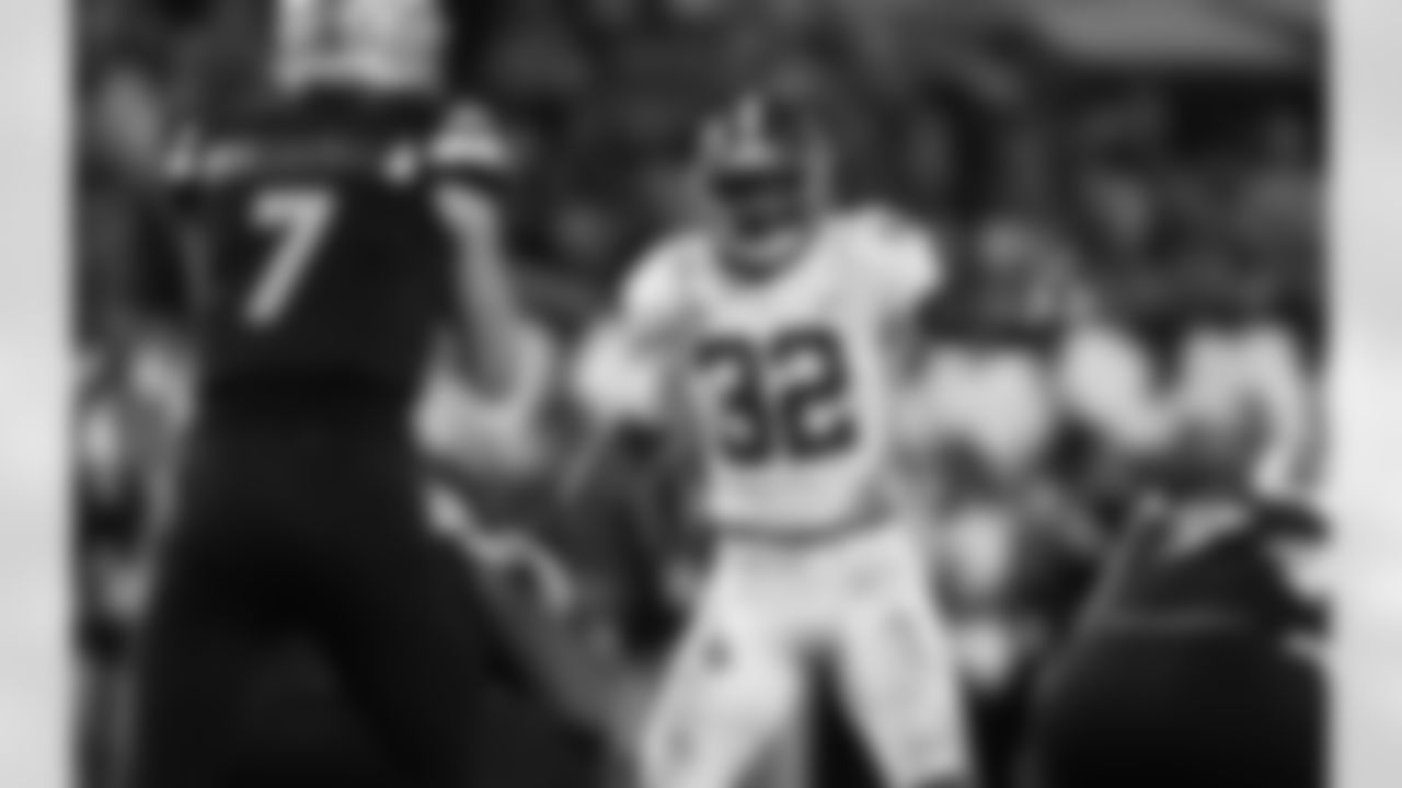 LB Rashaan Evans, AlabamaA sideline-to-sideline linebacker, Evans can do it all in the middle. He's adept in coverage and known for his speed and instincts to make plays in the backfield.