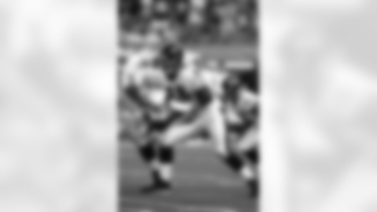 T Adam Terry
2005 Draft - Round 2, Pick 64