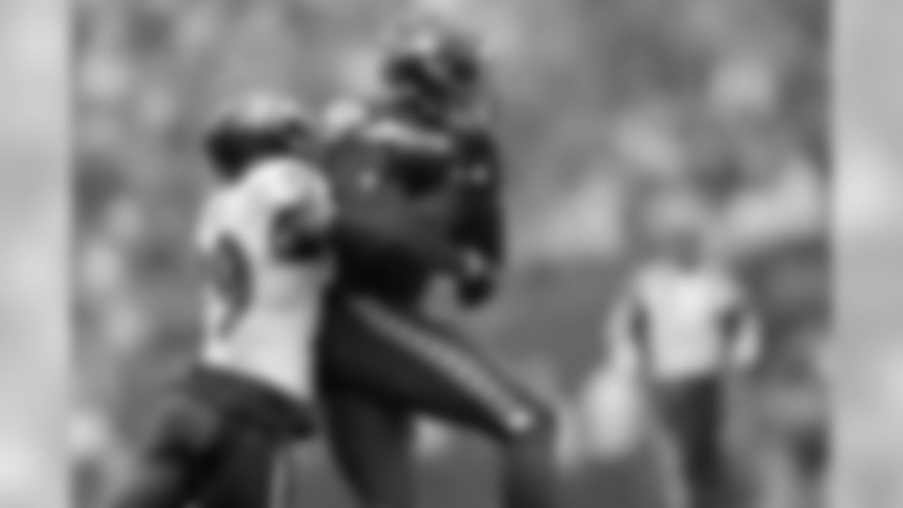 CB Brandon Carr