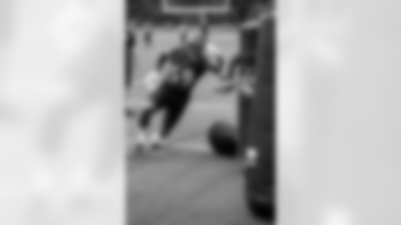 LB Daelin Hayes