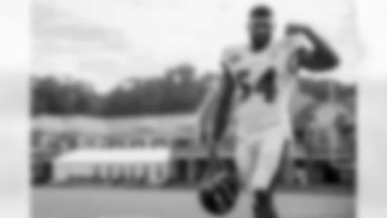 OLB Tyus Bowser